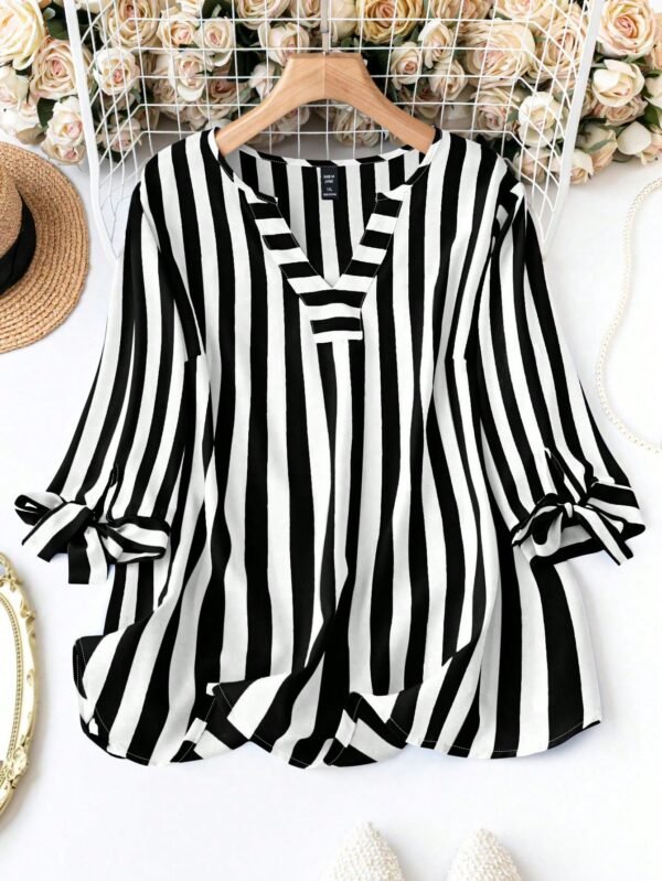 shein clasi قميص رقيق مخطط فضفاض للسيدات ذوي الحجم الكبير برقبة على شكل v ،يربط في الأمام وأكمام قصيرة لفصلي الربيع والصيف