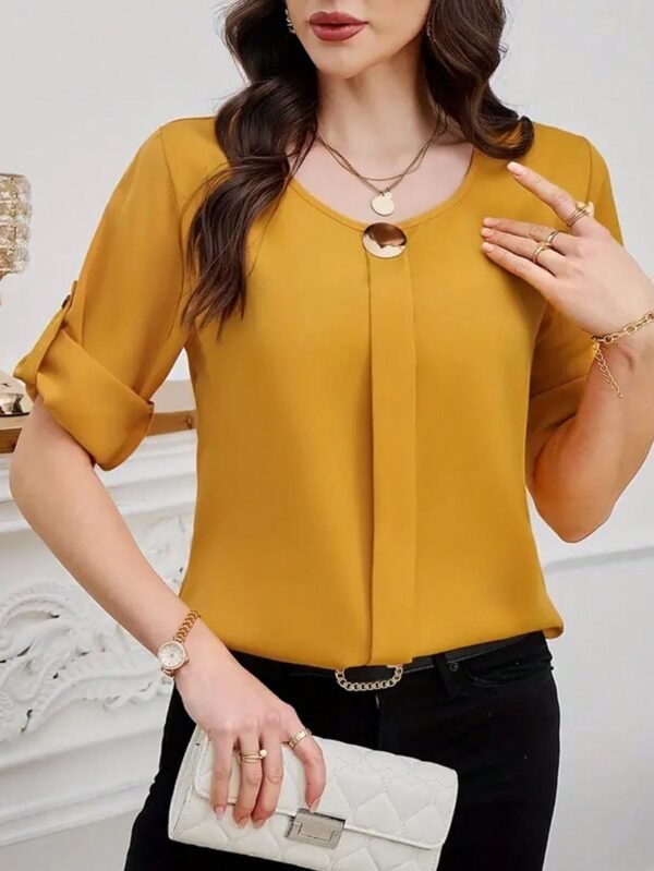 shein clasi بلوزة نسائية بياقة دائرية وأكمام قصيرة وأزرار أمامية سادة، بسيطة وكاجوال للارتداء اليومي 9