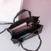 حقيبة يد مربعة جديدة، حقيبة تسوق بنقشة الليتشي، حقيبة كروس للنساء، أزرق فاتح 12