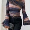 selianne تي شيرت طباعة صبغ التعادل، طوق مطوي غير متماثل، أكمام متسعة، تيشيرت جرافيك للنساء 4