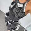 shein ezwear فستان بدون أكمام بطبعة الجريدة 4