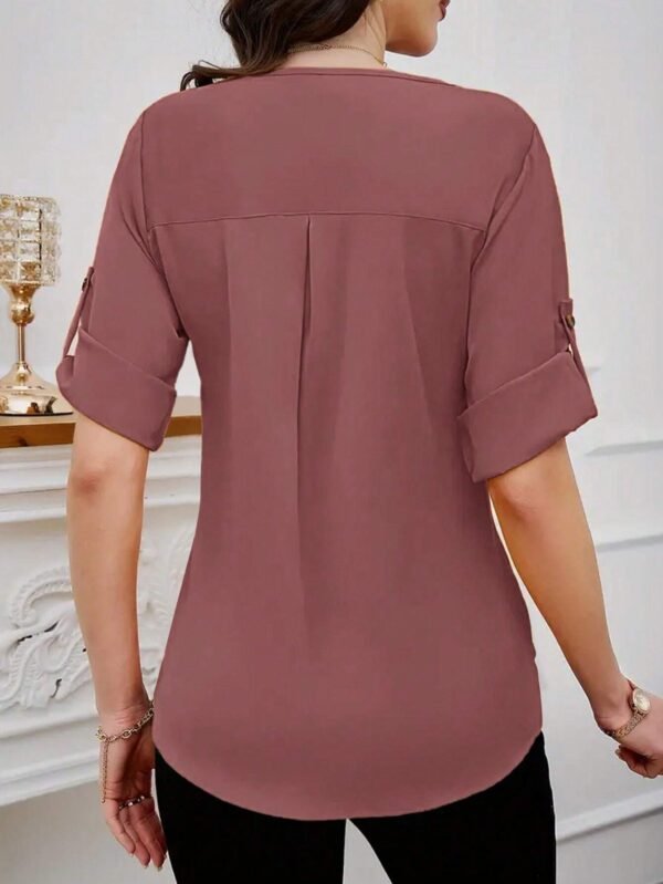 shein clasi بلوزة نسائية بياقة دائرية وأكمام قصيرة وأزرار أمامية سادة، بسيطة وكاجوال للارتداء اليومي 17