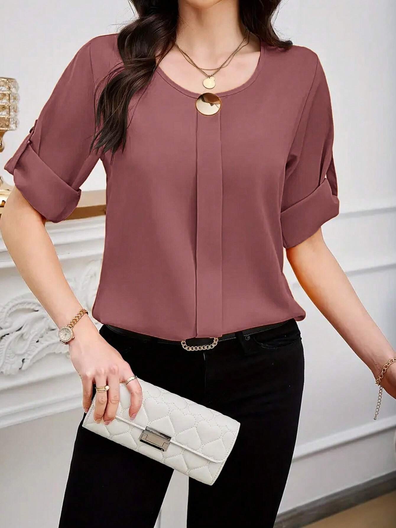 shein clasi بلوزة نسائية بياقة دائرية وأكمام قصيرة وأزرار أمامية سادة، بسيطة وكاجوال للارتداء اليومي 20