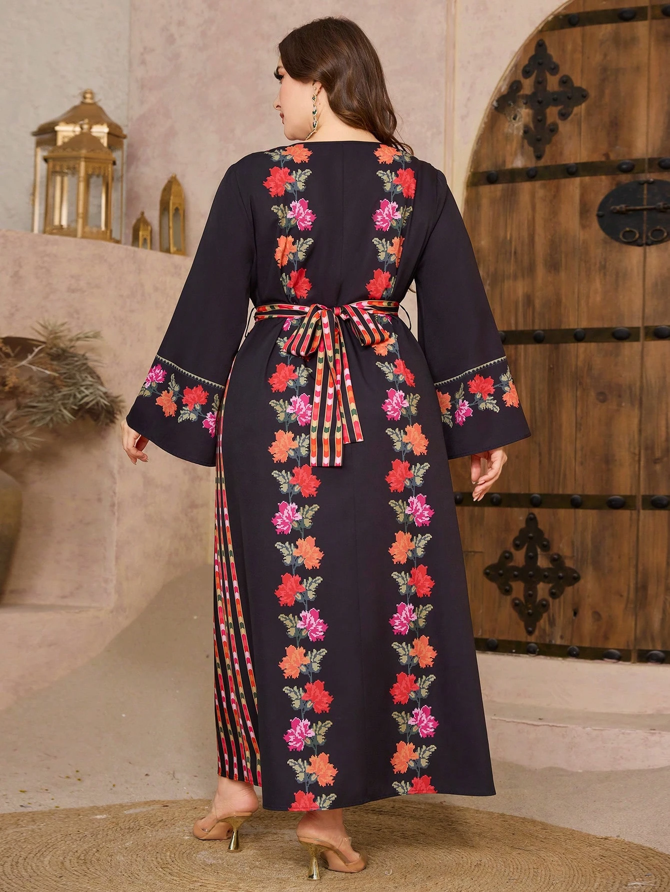 al najma فستان بوهو أنيق للمرأة ذو رقبة على شكل حرف v مطبوع بطبعات الأزهار, أكمام كرارة, خصر مربوط , مقاسات كبيرة محتشم 3