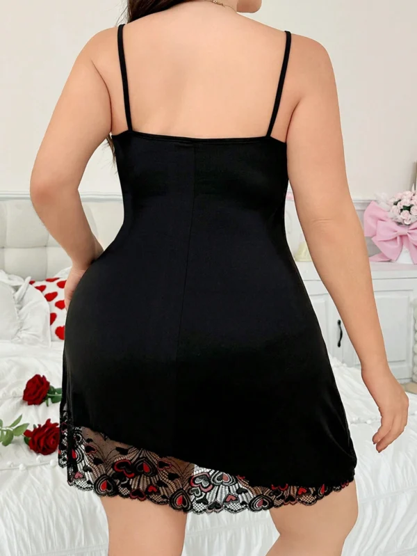 shein قميص نوم بتصميم الجزء السفلي من الدانتيل والجيوب وفتحة الرقبة على شكل حرف v بمقاسات كبيرة 3