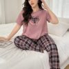 طقم بيجامة بتصميم قلب مربع وقميص بأكمام قصيرة وبنطال طويل مقاسات كبيرة، تفاصيل مريحة وأنيقة، ملابس خريف وشتاء 7