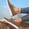 زوج من أحذية النساء الرياضية الجديدة ذات التهوية والمقاومة للإنزلاق ، أحذية كاجوال خفيفة الوزن مناسبة للمدرسة ، الجري ، العمل ، الطقس العادي ، التمرين ، التجول ، الحفلات ، التجمعات ، التسوق ، المواعدة ، متعددة الاستخدامات 5