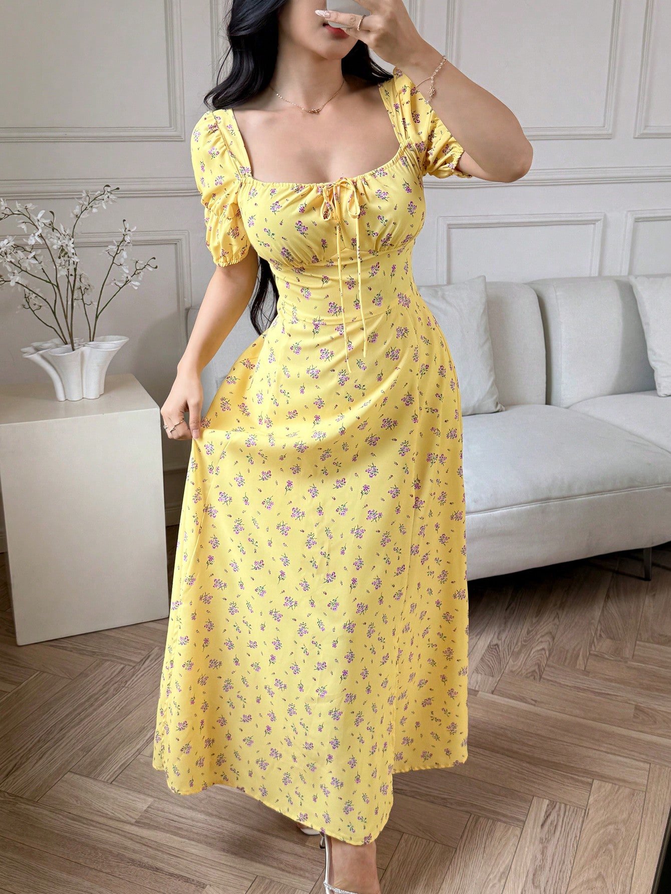 modelyn فستان صيفي قصير بأكمام قصيرة وياقة مربعة مزخرف بنقوش زهور صغيرة وشق، فساتين سهرة طويلة 3