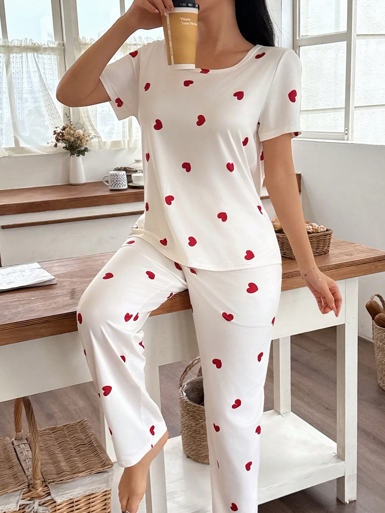 dream adore طقم بلوزة نوم نسائية أكمام قصيرة بطبعة قلب وشورت 13