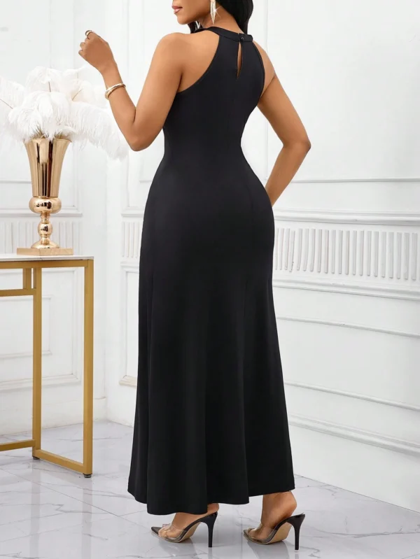 shein lady ثوب ماكسي طويل للنساء بصنع لكتف فولون مع تفريغ ملابس علوية الرقبة، ذو قصة خصر نحيف، قصة تنورة متدفقة ومطبوع بطبعة هندسية مرقعة 2