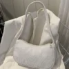 حقيبة كتف من المخمل المضلع بلون موحد مع إغلاق بسحاب، حقيبة هوبو من المخمل المضلع بتصميم بسيط، حقيبة تحت الإبط بتصميم عتيق بلون موحد للنساء، حقيبة يد عصرية بسيطة، حقيبة يد مربعة صغيرة، حقيبة باجيت تحت الإبط من المخمل المضلع بتصميم عتيق عصري، أسلوب الأموال 8