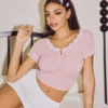 shein ملابس علوية نوم صيفية كاجوال قصيرة الأكمام مزينة بتريم من الدانتيل بألوان متباينة للنساء 4