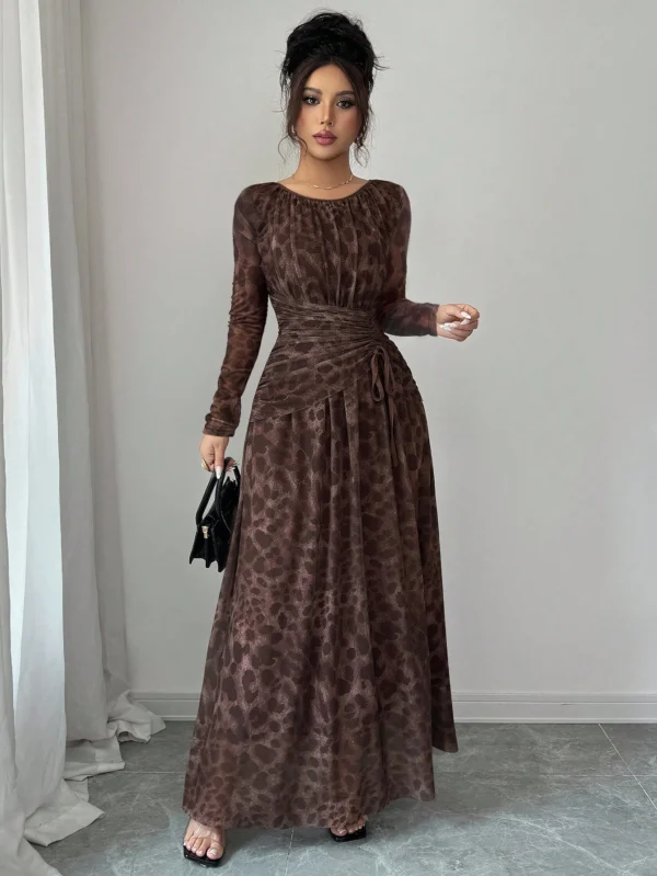 rafferiza فستان نسائي أنيق بطبعة نمر شبكي بياقة مستديرة وخصر مطوي وأكمام طويلة متسعة 11