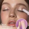 sheglam عصا ظلال العيون الكريستالية متعددة الاستخدامات بلون فضي لامع لامع يدوم طويلاً وذو صبغة عالية علامة تجارية جمال مكياج ميكب مستحضرات تجميل للنساء الفتيات مثالي لفصل الصيف الربيع مثالي ل y2k أزياء أنيقة عيد الأم هدية حفلة جاهز أفضل لون 10