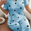 dream adore طقم بلوزة نوم نسائية أكمام قصيرة بطبعة قلب وشورت 10