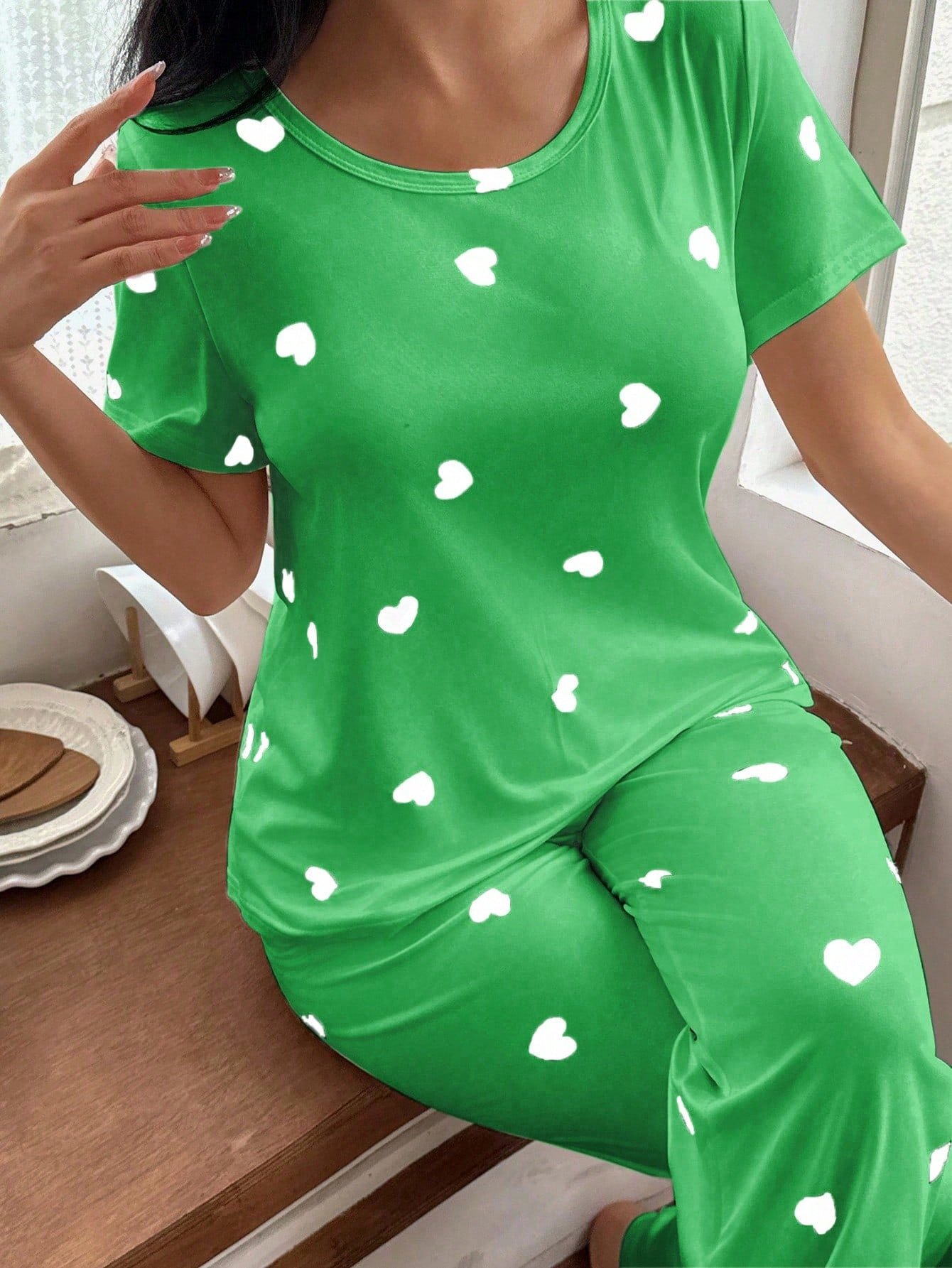 dream adore طقم بلوزة نوم نسائية أكمام قصيرة بطبعة قلب وشورت 2