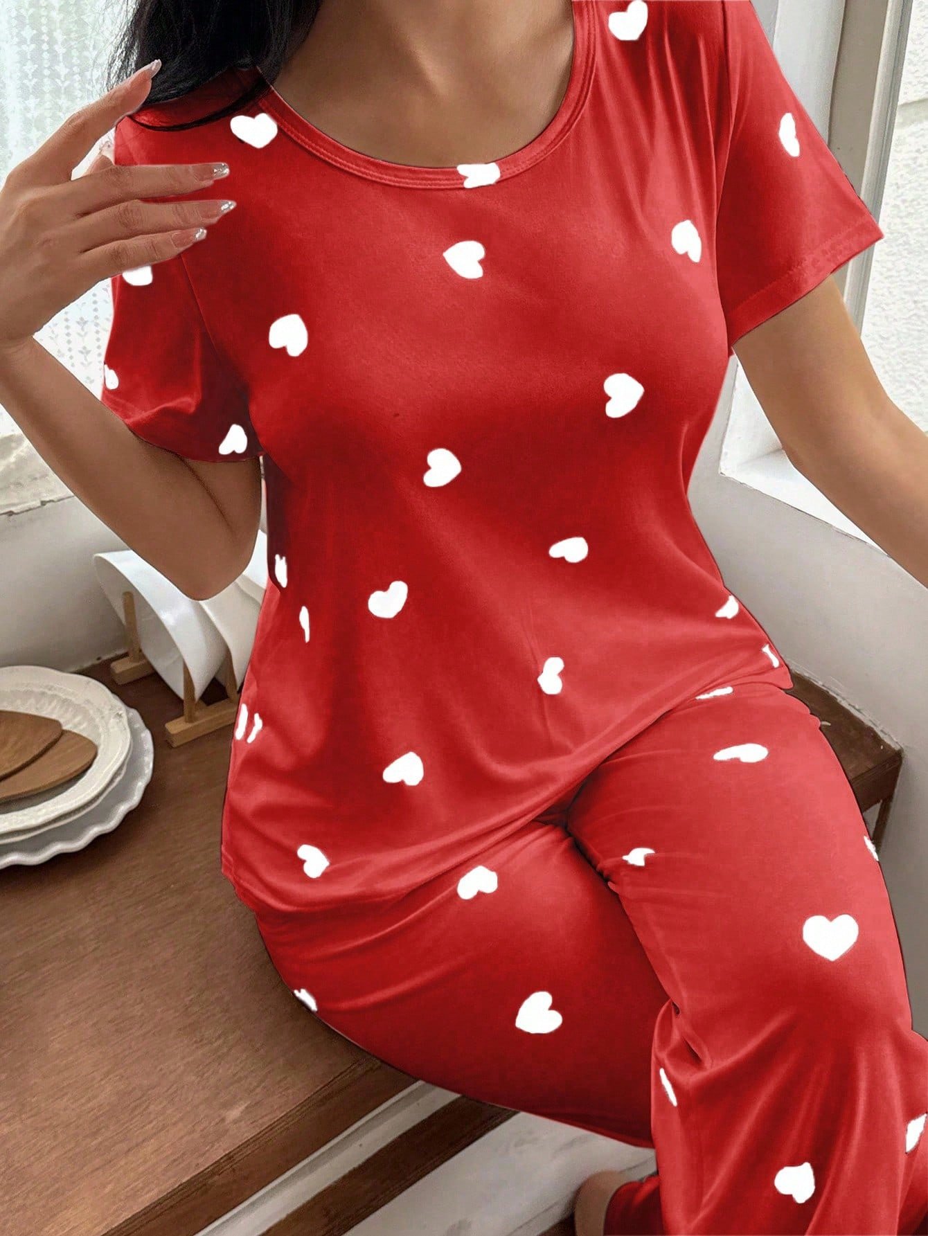 dream adore طقم بلوزة نوم نسائية أكمام قصيرة بطبعة قلب وشورت 7