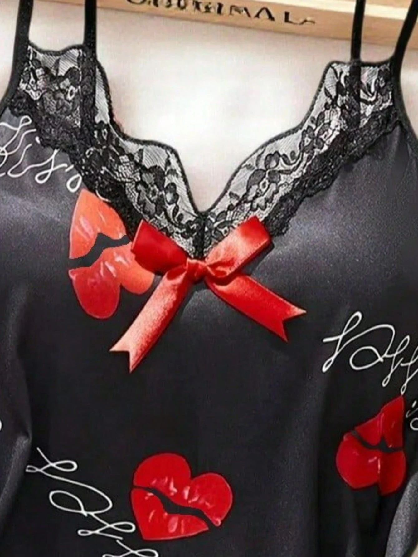 قميص نوم نسائي 1 قطعة، قميص نوم حريري بنقشة قلب ولوحات وشق في الهيم لاسلكي 4