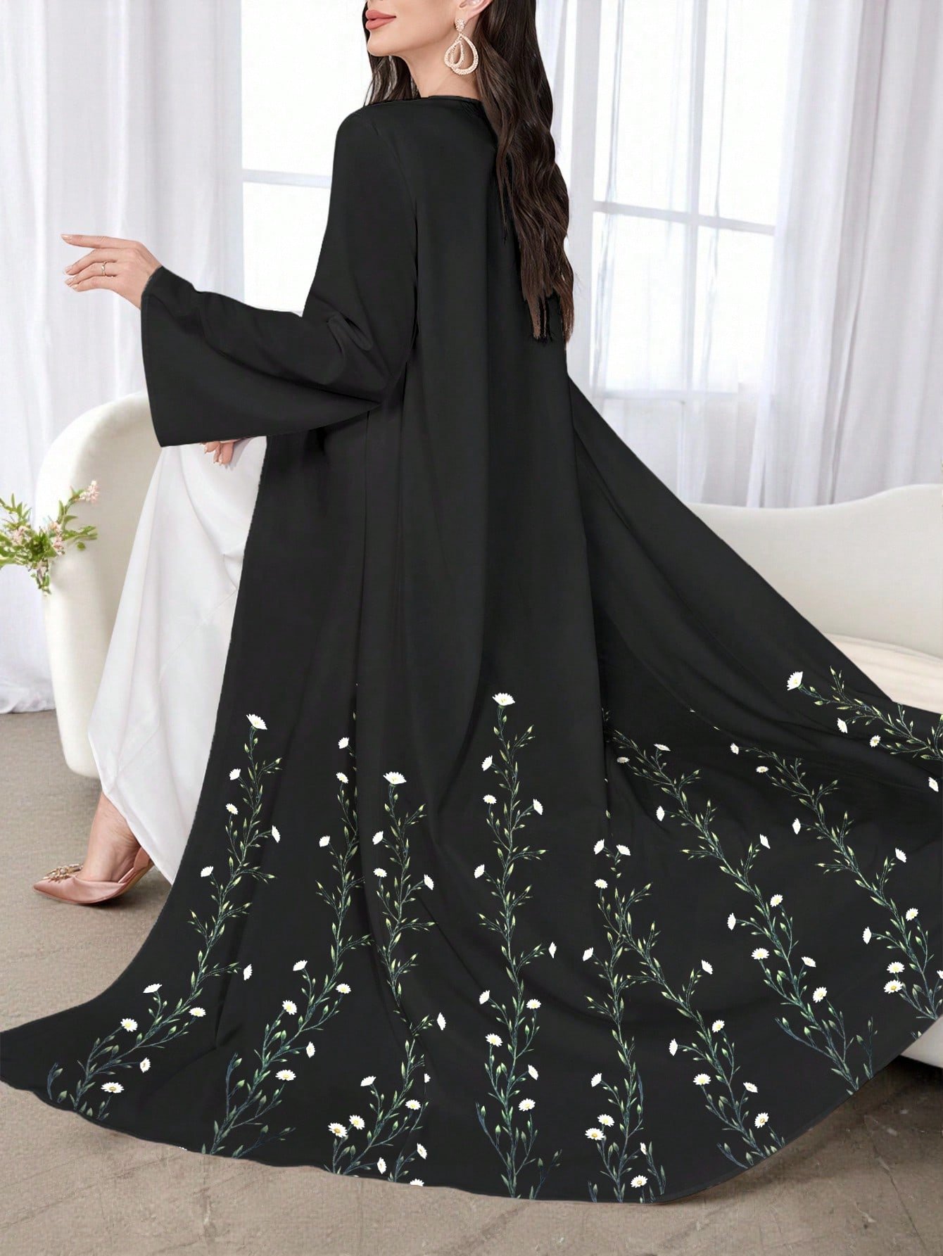 shein najma عباءة أنثوية كاجوال أزرق داكن بأكمام طويلة وطبعات زهرية، ربيع/خريف 2