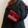 حقيبة كتف سلسلة أنيقة للنساء، حقيبة جلد pu مبطنة متقاطعة الجسم، حقيبة رسول إبط فاخرة بسيطة، بنمط مربعات، قابلة للغسل في الغسالة بطانة بوليستر 17