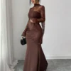 shein elenzya فستان ماكسي بتصميم حورية البحر مع لمسات من الدانتيل ذو لون أحادي أنيق، مزين بكشكشة عند الخصر وأكمام طويلة مكشكشة، مع خط مركزي أمامي مزين بشكل عظام السمك، وذيل طويل على الخلف، مناسب للحفلات والهالوين والكريسماس والمناسبات العطلات والمواعيد وع 7