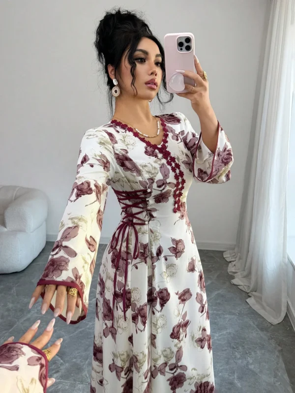 yasmyna فستان نسائي بطبعة زهرية وياقة على شكل حرف v وربطة خصر بأسلوب عربي 7
