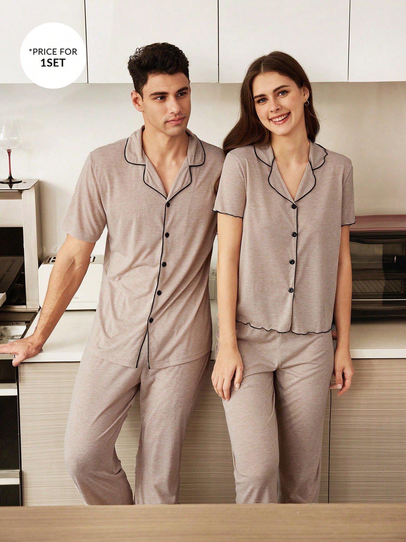 coupledup ملابس علوية وبنطلون قطني ناعم ذو تصميم مريح، مجموعة ملابس منزلية/نوم كاجوال للأزواج، بياقة كاكي وخطوط سوداء على الحواف 9