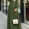 فساتين عربية طويلة الأكمام مطوية، تفاصيل أزرار، أكمام بيشوب ذات رقبة دائرية للربيع 6