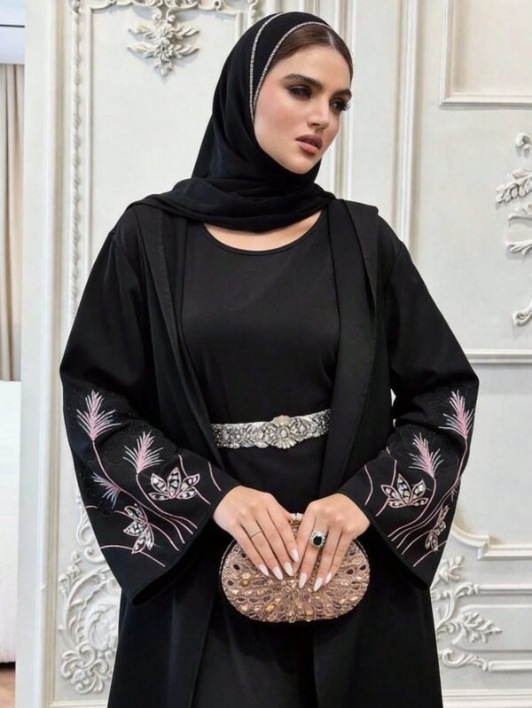 al najma عباءة نسائية فضفاضة مطرزة بالزهور مع كابوشون 3