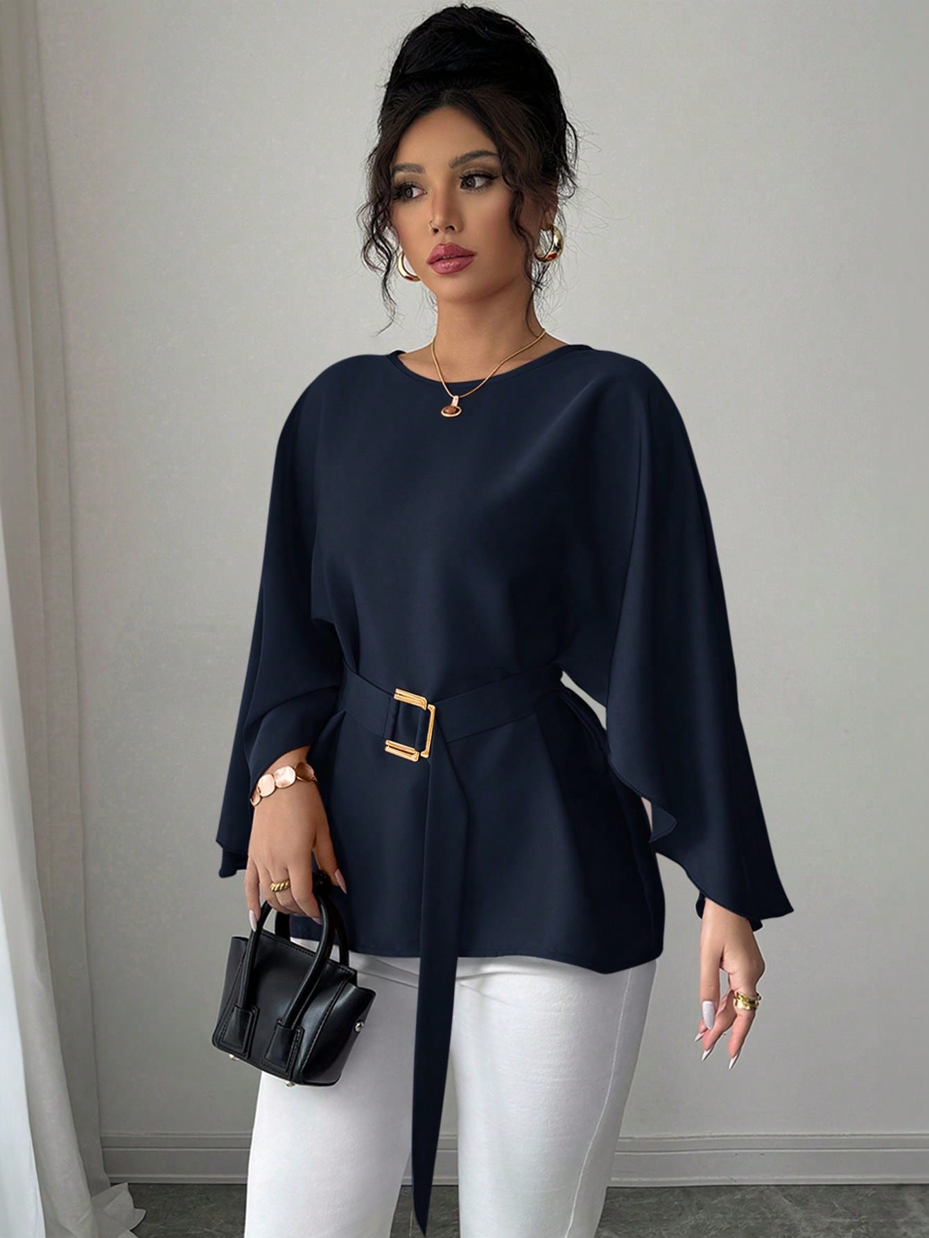 selianne بلوزة نسائية ذات أكمام خفافيش وياقة دائرية على الطريقة الفرنسية، لها ربطة بالخصر، ذات لون أحمر براق، لفصلي الربيع والصيف 13