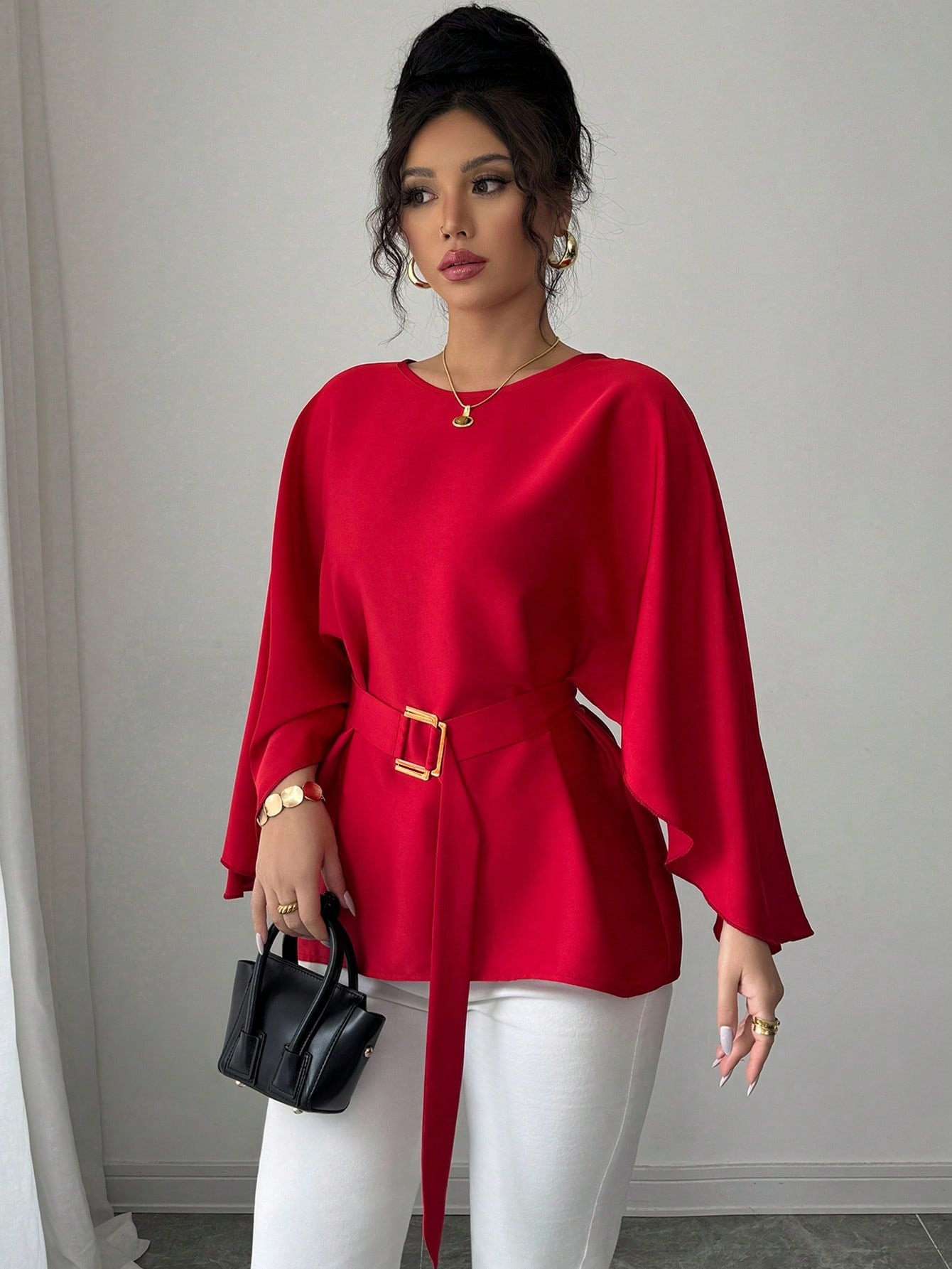 selianne بلوزة نسائية ذات أكمام خفافيش وياقة دائرية على الطريقة الفرنسية، لها ربطة بالخصر، ذات لون أحمر براق، لفصلي الربيع والصيف 3