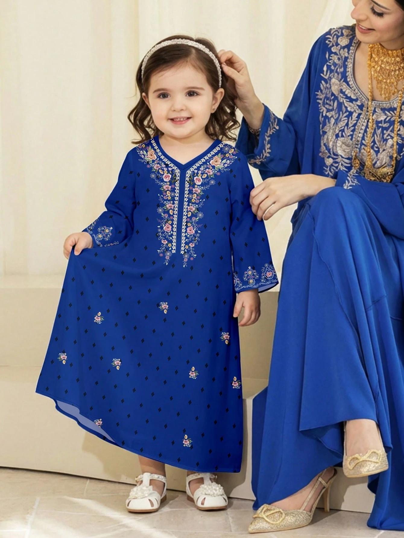 shein فستان جلابية للبنات الرضع بطبعات زهور باللون الأزرق الداكن، مطرز بطرز زهور أنيق وعتيق، فستان بنات رضع كاجوال بسيط وتقليدي بأكمام طويلة مناسب للربيع والصيف، فستان طويل أنيق محتشم بأكمام طويلة، عباءة صلاة، راحة وكاجوال، أجواء عطلة، جلابية محتشمة، جلاب 7