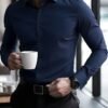 manfinity mode قميص أبيض أنيق بأكمام طويلة للارتداء الرسمي أو المكتبي مع ياقة قميص، قمصان عمل، قمصان عمل كاجوال للرجال، الخريف، الحفل 24