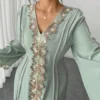 shein petite curve فستان طويل مزين بالدانتيل الأنيق، خريف/شتاء 7