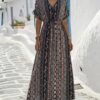 shein holidaya فستان متوسط الطول مطبوع بياقة على شكل حرف v مع خصر مطوي 4