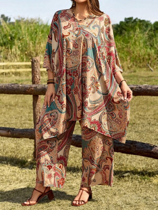 emery rose مجموعة قطعتين كاجوال للعطلات، ملابس علوية بأكمام خفافيش مطبوعة بطبعة البيزلي وبنطلون مقاس كبير 10