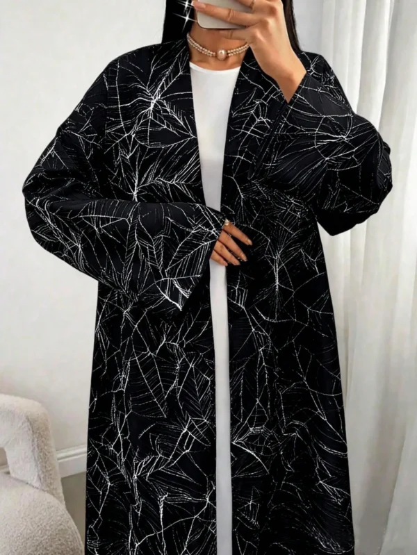 عباءة أنيقة طويلة الأكمام من الجاكار ملابس خارجية للنساء في الصيف للعطلات باللون الأسود للربيع 8