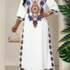 shein lady فستان كاجوال للعطلات مطبوع بالزهور مع فتحة في الرقبة مقاس كبير 5