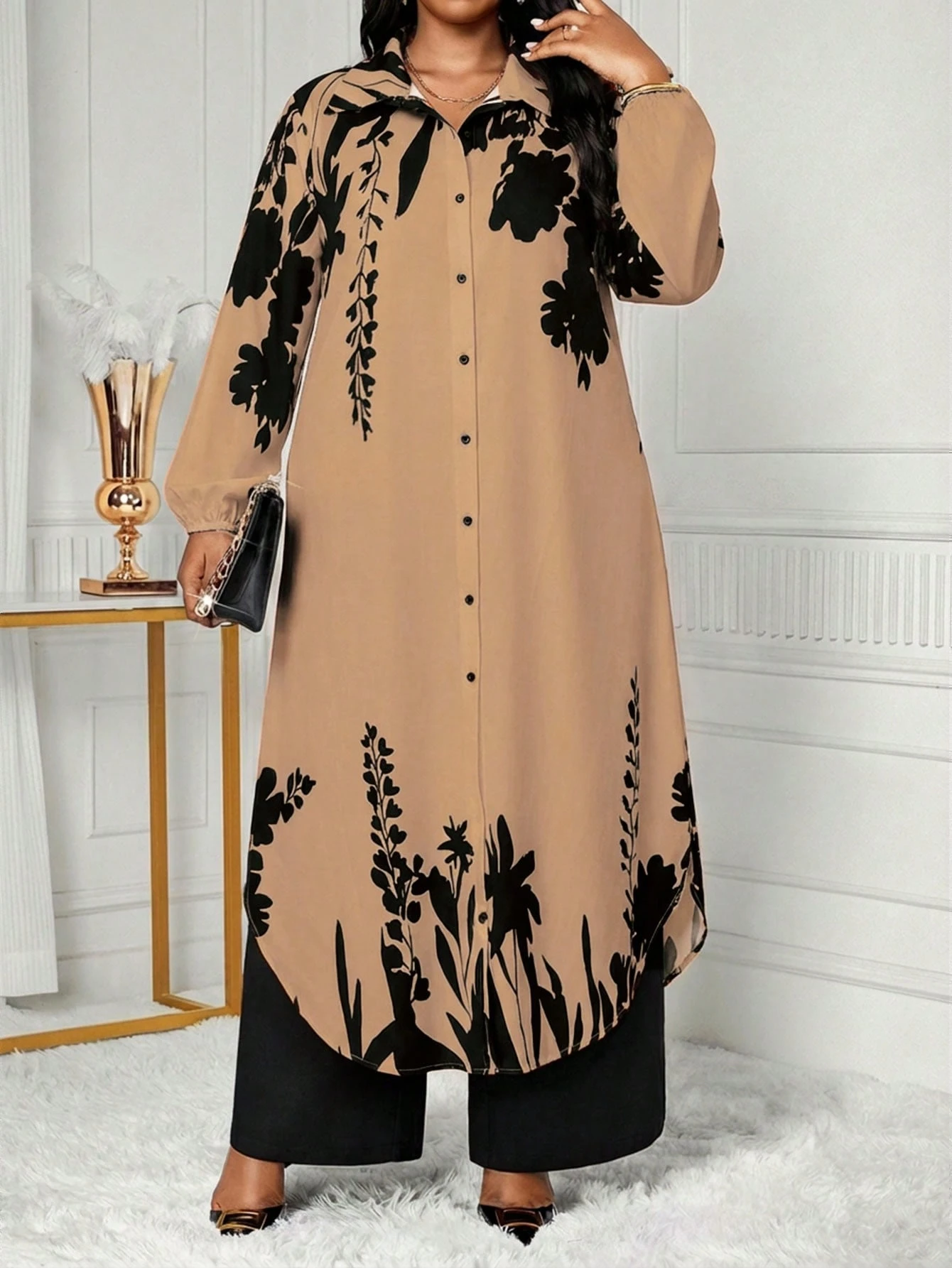 shein lady طقم بلوزة وبنطلون طويل مطبوع للنساء كبيرات الحجم، طقم كاجوال من قطعتين 3