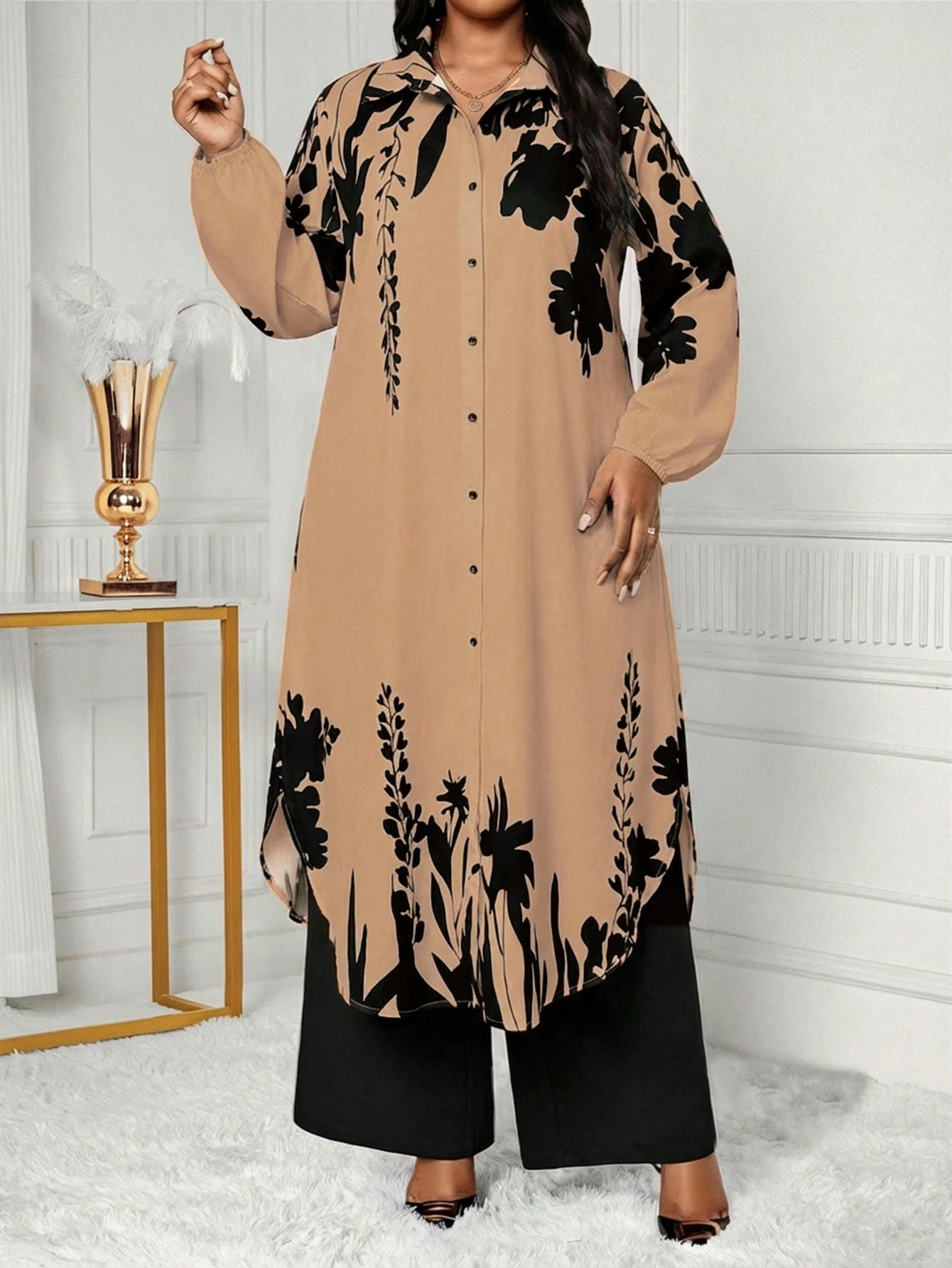 shein lady طقم بلوزة وبنطلون طويل مطبوع للنساء كبيرات الحجم، طقم كاجوال من قطعتين 4