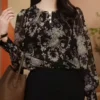 بلوزة أنيقة بطبعة زهور على الطراز الفرنسي القصري للنساء للعطلات الربيعية 3