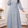 al najma فستان أنيق أزرق طويل الأكمام مع تطريز على الرقبة المربعة مقاس كبير 9