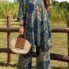 emery rose مجموعة قطعتين كاجوال للعطلات، ملابس علوية بأكمام خفافيش مطبوعة بطبعة البيزلي وبنطلون مقاس كبير 4
