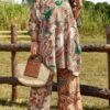 emery rose مجموعة قطعتين كاجوال للعطلات، ملابس علوية بأكمام خفافيش مطبوعة بطبعة البيزلي وبنطلون مقاس كبير emery rose مجموعة قطعتين كاجوال للعطلات، ملابس علوية بأكمام خفافيش مطبوعة بطبعة البيزلي وبنطلون مقاس كبير