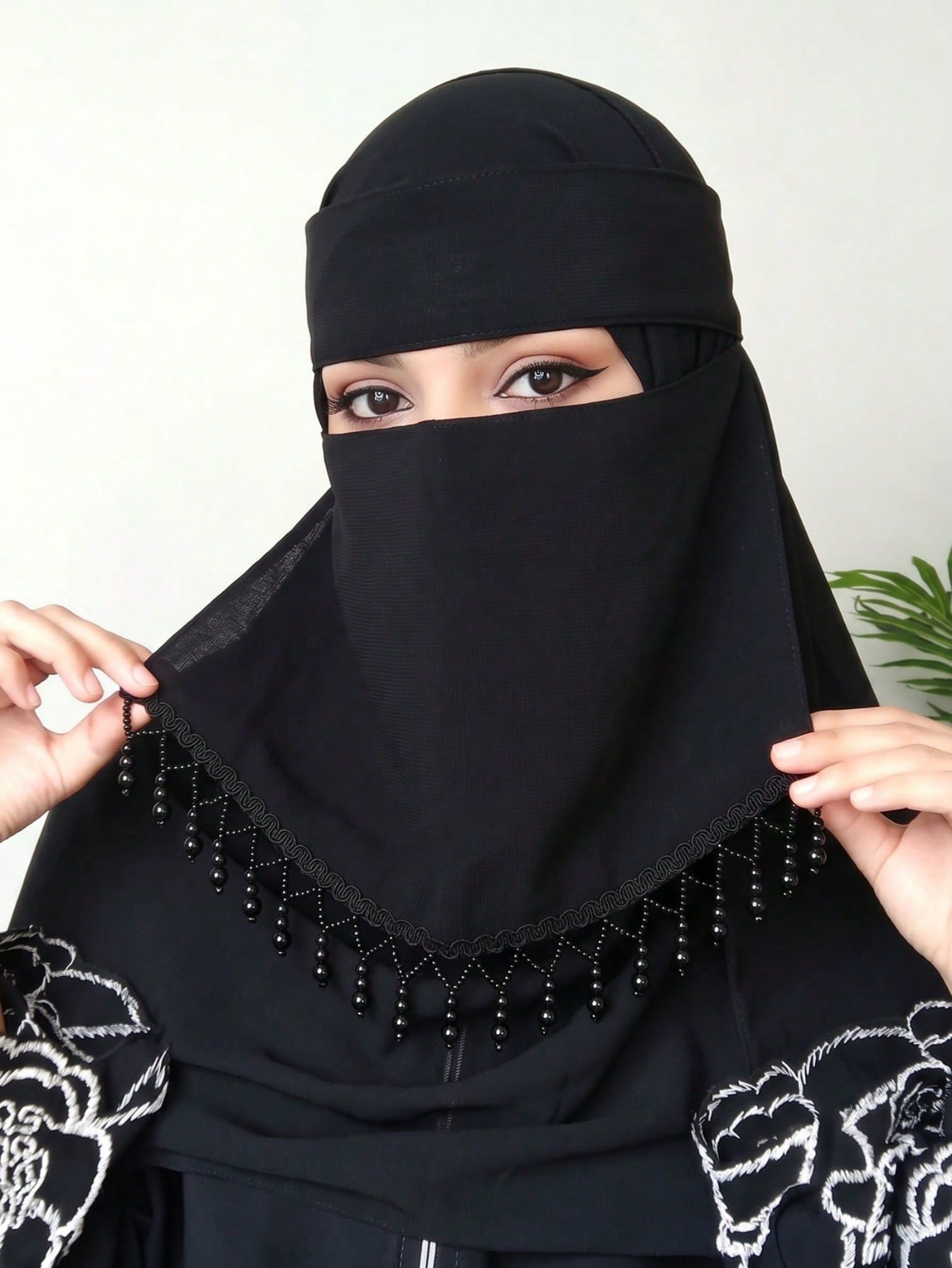 قطعة واحدة نقاب نسائي بلون أحادي مع فيونكة ذهبية مطبوعة بالزهور، وشاح رأس خفيف قابل للتنفس، أسود، للشاطئ والعطلات 7