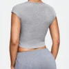 shapora ملابس علوية قصير بطراز أمريكي كلاسيكي، بياقة طاقم، مناسب للجسم، مرن، كاشف للخصر، قطعة علوية نسائية كاجوال خفيفة الوزن، مناسب للملابس المنزلية أو الخارجية 3