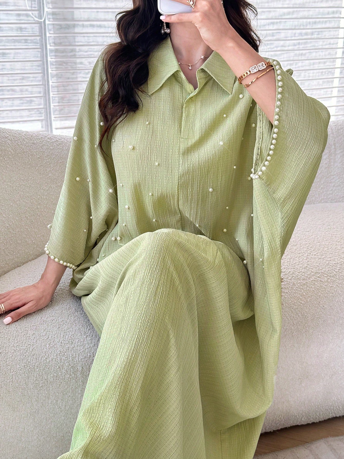 yasmyna فستان ربيع/صيف مزين باللؤلؤ بتصميم أنيق وممشوق مع خرز ونسيج بارز 4