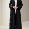 al najma عباءة نسائية أنيقة بلون أحادي مع تصميم من الدانتيل 3