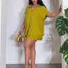 slaydiva طقم نسائي من قطعتين بمقاس كبير من قماش محبوك مرن ذو ملمس، يتضمن قميصاً أخضر فاتحاً سادة بياقة على شكل حرف v وأكمام قصيرة وأساور مطوية، بالإضافة إلى تي شيرت عادي وشورت ضيق، بتصميمات جديدة للربيع والصيف مناسبة لمهرجانات الموسيقى وعيد الفصح والأسلوب 6