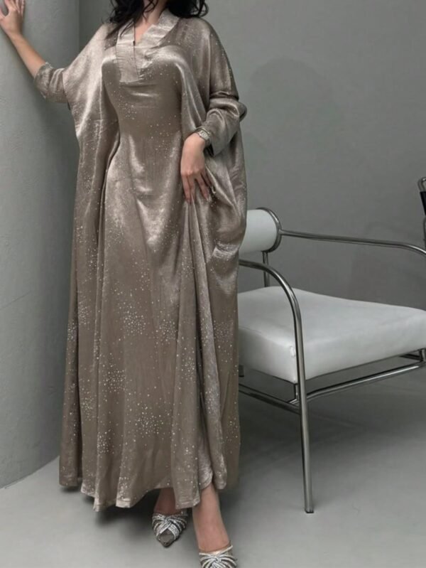 عباية نسائية موضة الشرق الأوسط الجديدة مزينة بالراين ستون، رداء طويل قابل للسحب راين ستون عشوائي للربيع عباية نسائية موضة الشرق الأوسط الجديدة مزينة بالراين ستون، رداء طويل قابل للسحب راين ستون عشوائي للربيع